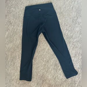 Lululemon Wunder Under 3/4 leggings. Navy Blue
